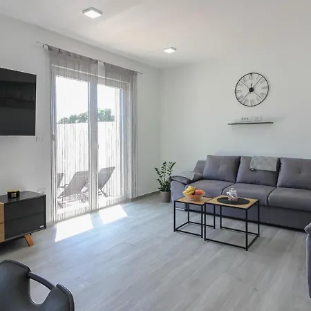 Relax Ii With Private Pool Near The Town And The By Wiibuk Villa *