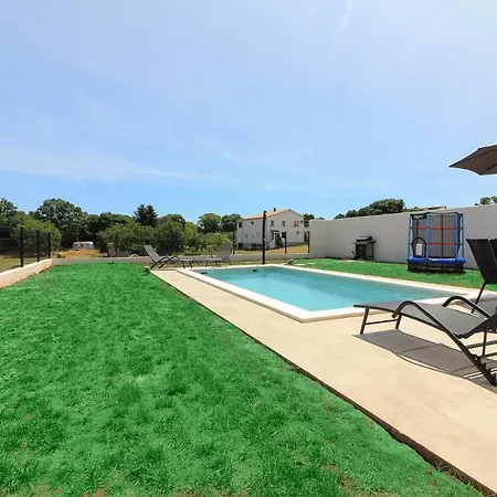 Villa Relax Ii With Private Pool Near The Town And The By Wiibuk Šišan
